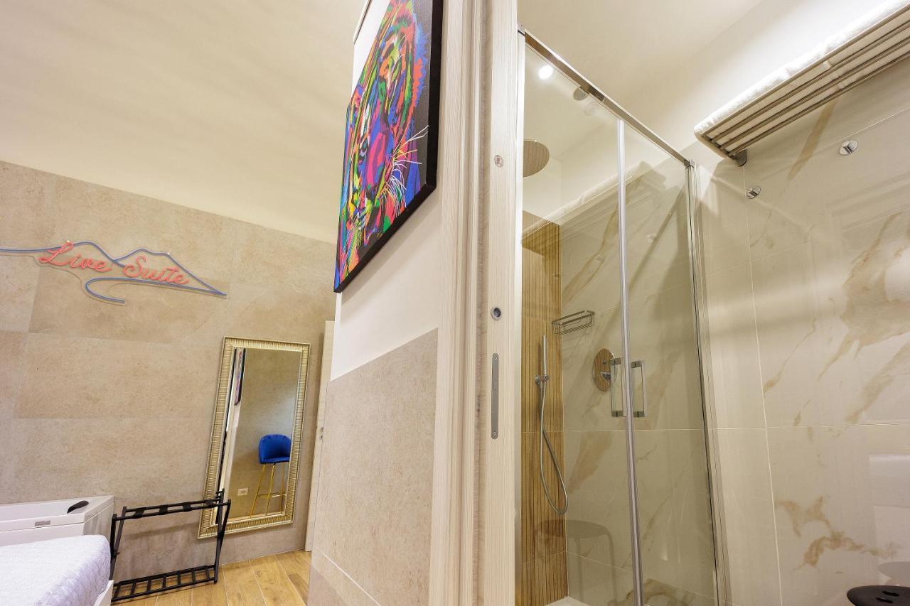 Live Suite Napoli エクステリア 写真